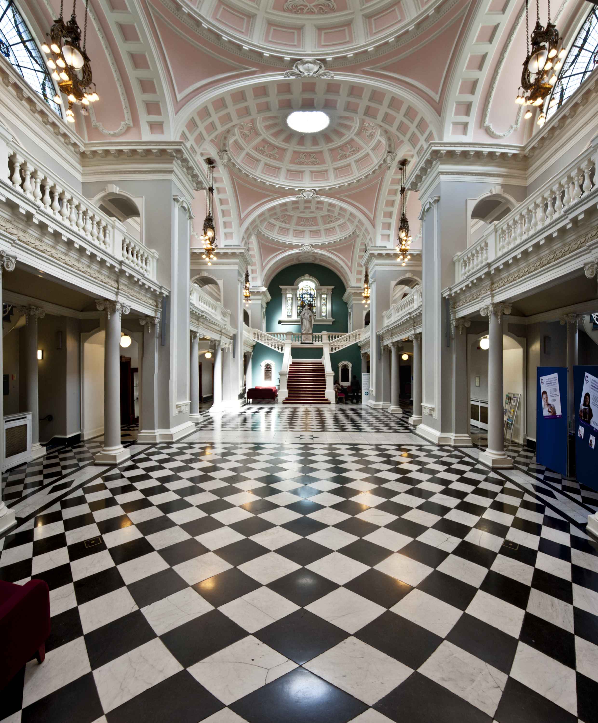 woolwich-town-hall-1903-5-remodelled-2011